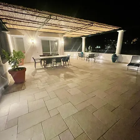 La Marilena Penthouse Apartament *